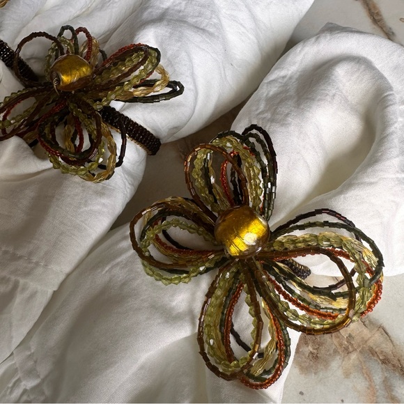 Set of 4 Vintage Beaded Butterfly Napkin Rings White Ruffled Napkins Table Decor - Picture 5 of 14